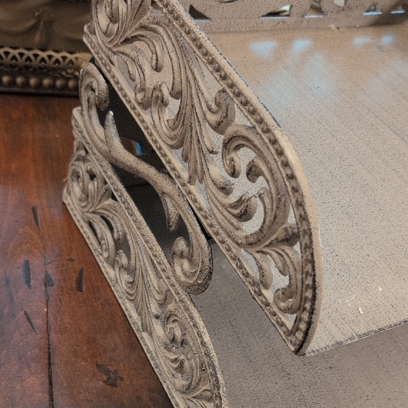 Elegant Brown Metal Wall Decor - Picture 3 of 6